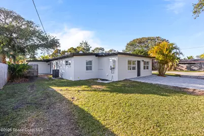 199 Oak Avenue, Cocoa Beach, FL 32931 - Photo 2
