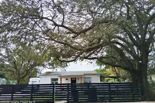 1340 NW 112th St, Miami, FL 33165 - Photo 2