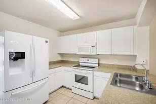 1070 Luminary Cir, Melbourne, FL 32901 - Photo 10