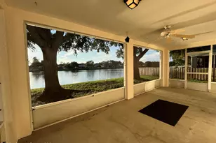 1723 Vista Lake Cir, Melbourne, FL 32904 - Photo 2