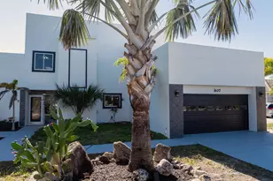 807 W Central Blvd, Cape Canaveral, FL 32920 - Photo 1