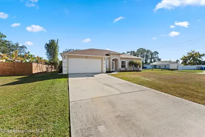 1005 Blau Court NW, Palm Bay, FL 32907 - Photo 2