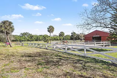 655 N Burnett Road, Cocoa, FL 32926 - Photo 2