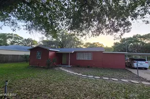 123 East Ct, Melbourne, FL 32904 - Photo 1