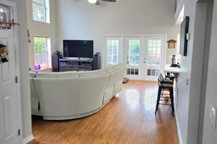 2639 Lowell Cir, Melbourne, FL 32935 - Photo 4