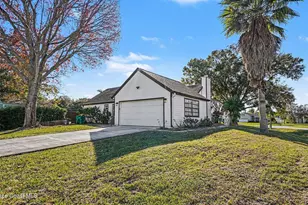 1315 Coventry Cir, Melbourne, FL 32904 - Photo 4