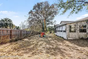 10258 Joanies Run, Leesburg, FL 34748 - Photo 16