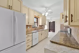 921 S 4th St, Cocoa Beach, FL 32931 - Photo 16