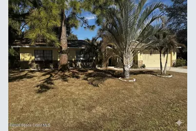 1033 Baysinger Street NW, Palm Bay, FL 32907 - Photo 2