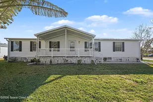 926 Laurel Cir, Barefoot Bay, FL 32976 - Photo 2