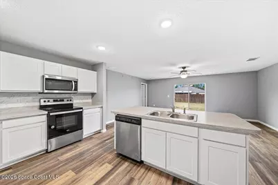 359 Hanford Road SW, Palm Bay, FL 32908 - Photo 10