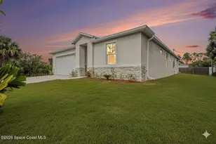 801 Gelaso St SW, Palm Bay, FL 32908 - Photo 2