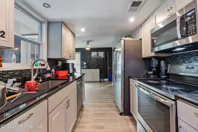 258 Emerson Drive NW, Palm Bay, FL 32907 - Photo 6