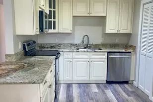 1875 Oakwood Dr, Melbourne, FL 32935 - Photo 4