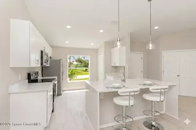 466 Tunis Road SW, Palm Bay, FL 32908 - Photo 4