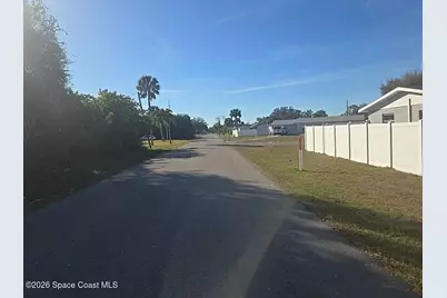 189 Center Avenue NW, Port Charlotte, FL 33952 - Photo 4