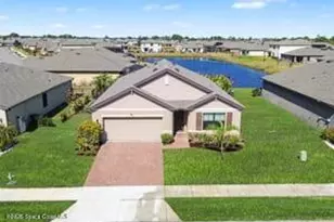 7528 Tourmaline Dr, Grant-Valkaria, FL 32949 - Photo 2