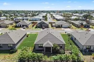 7528 Tourmaline Dr, Grant-Valkaria, FL 32949 - Photo 4