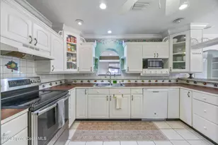 701 Rostock Cir NW, Palm Bay, FL 32907 - Photo 8