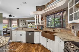 663 Sheridan Woods Dr, Melbourne, FL 32904 - Photo 16