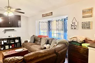 823 Hunters Creek Dr, Melbourne, FL 32904 - Photo 2