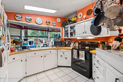 1289 Gardenia Drive, Barefoot Bay, FL 32976 - Photo 4