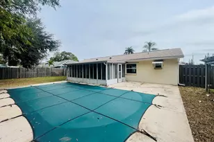 2808 Forest Dr, Melbourne, FL 32901 - Photo 2