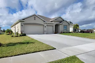 8481 Laguna Cir, Micco, FL 32976 - Photo 2