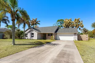 449 Gilbert Dr NE, Palm Bay, FL 32907 - Photo 4