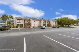 2501 Sand Trap Ln, Melbourne, FL 32935 - Photo 2