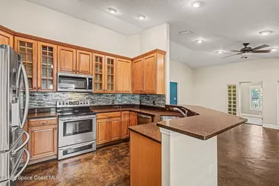 150 Roosevelt Avenue #B, Satellite Beach, FL 32937 - Photo 10