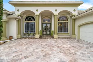 1387 Dorset Pl, Melbourne, FL 32940 - Photo 4