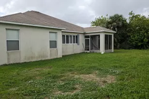 561 Lambert St SW, Palm Bay, FL 32908 - Photo 10