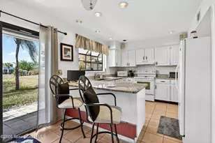 1431 SE Ashville Ct, Port Saint Lucie, FL 34952 - Photo 14