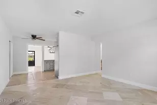 1458 Sea Breeze Ln, Melbourne, FL 32935 - Photo 4