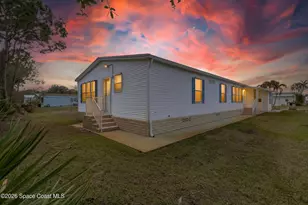 859 Tamarind Cir, Barefoot Bay, FL 32976 - Photo 2