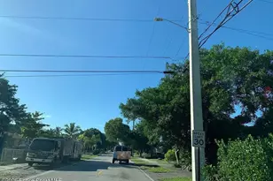 527 S 28th Ave, Hollywood, FL 33021 - Photo 4