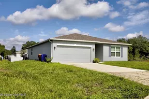 8975 102nd Ave, Vero Beach, FL 32967 - Photo 2