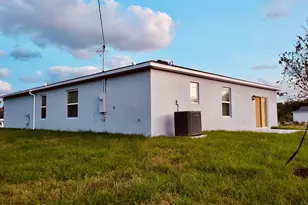 8975 102nd Ave, Vero Beach, FL 32967 - Photo 16