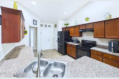 490 Tuloma Avenue SW, Palm Bay, FL 32908 - Photo 8