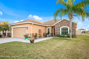 189 Wishing Well Cir SW, Palm Bay, FL 32908 - Photo 2