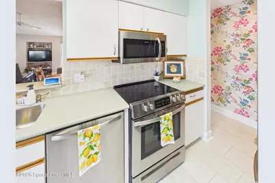 6234 Mirror Lake Manor #6234, Sebastian, FL 32958 - Photo 10