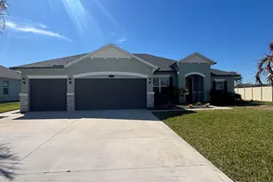 718 Lyndall Ln, Palm Bay, FL 32905 - Photo 2