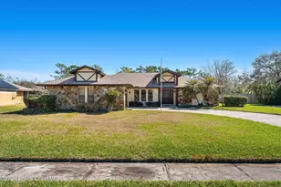 2213 Woodlawn Cir, Melbourne, FL 32934 - Photo 1