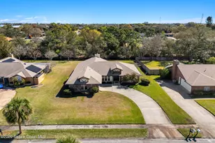 2213 Woodlawn Cir, Melbourne, FL 32934 - Photo 6