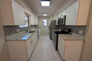 252 Emerson Dr NW, Palm Bay, FL 32907 - Photo 6