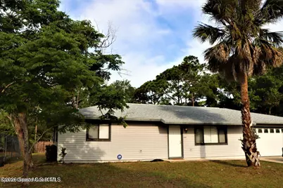 220 Mardi Gras Avenue NW, Palm Bay, FL 32907 - Photo 2