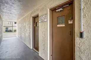 7815 Maplewood Dr, Melbourne, FL 32904 - Photo 24