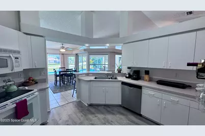 615 Sheridan Woods Drive, Melbourne, FL 32904 - Photo 6