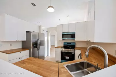 320 Wisteria Avenue NW, Palm Bay, FL 32907 - Photo 6